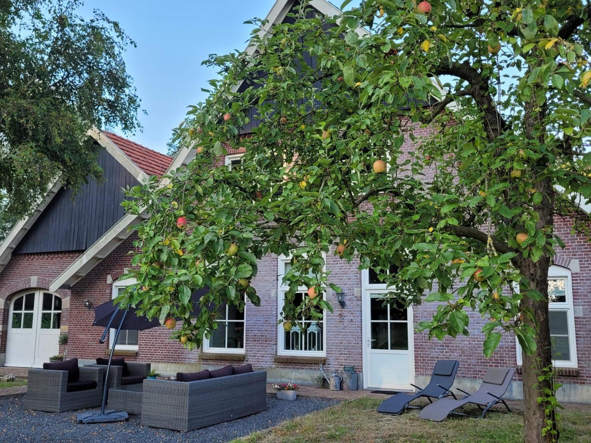 Landhuis Onder De Lindeboom Losser Eksteriør billede